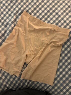 AIRism Uniqlo Women's beige Shapewear